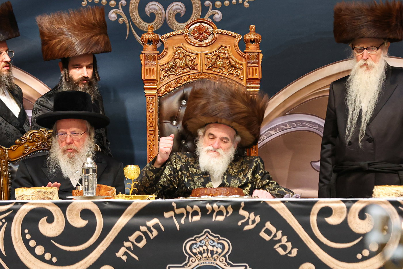 חנוכת הבית לבניין ישיבת “ישועות משה” בלונדון והכנסת ספר תורה