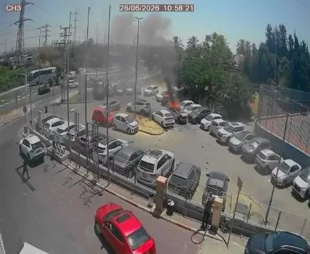 הבום שהרעיד את חולון: הרגע שבו הרכב התפוצץ בחניון | תיעוד דרמטי