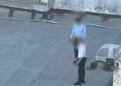 זריקת האבנים על מפגיני הפלג בכניסה לירושלים: מאבטח וחשודים הסתבכו