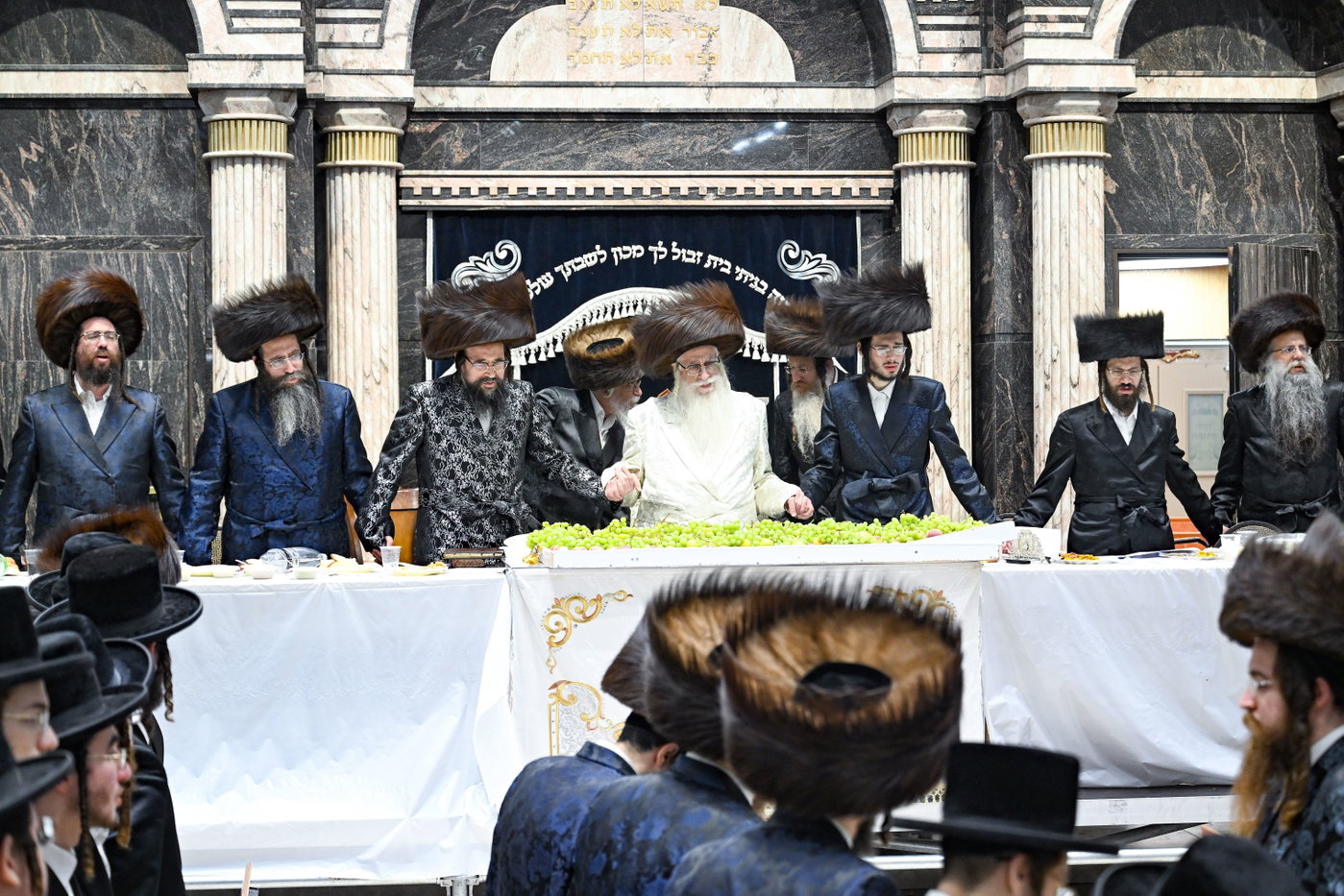 מוצאי שבת ש"ב בצאנז