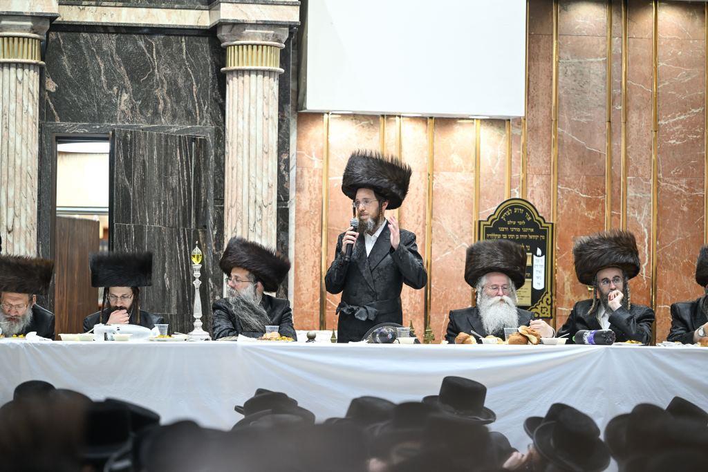 מוצאי שבת ש"ב בצאנז