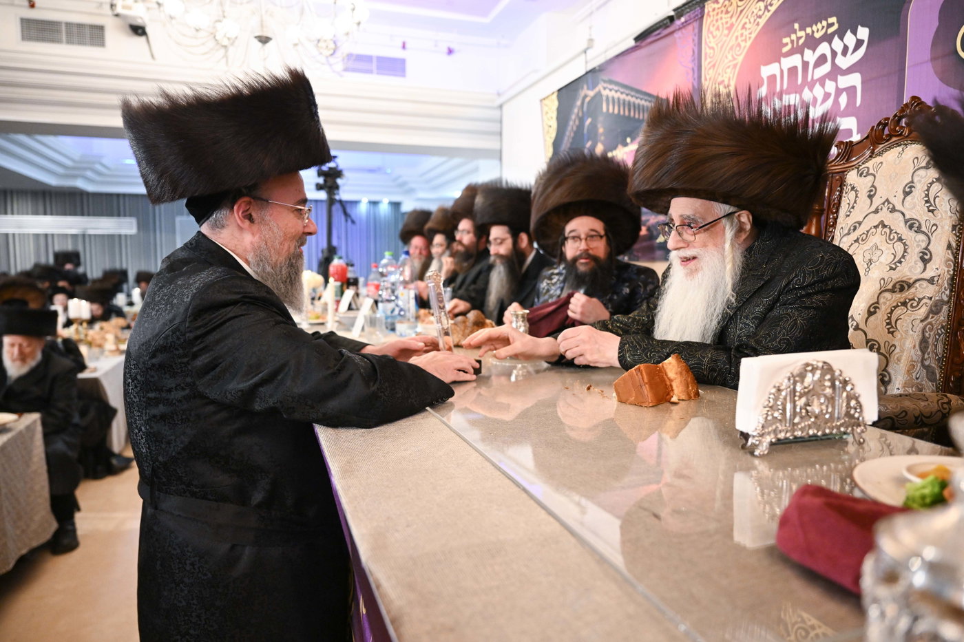 ש"ב ע"י אחים בשמחה בצאנז