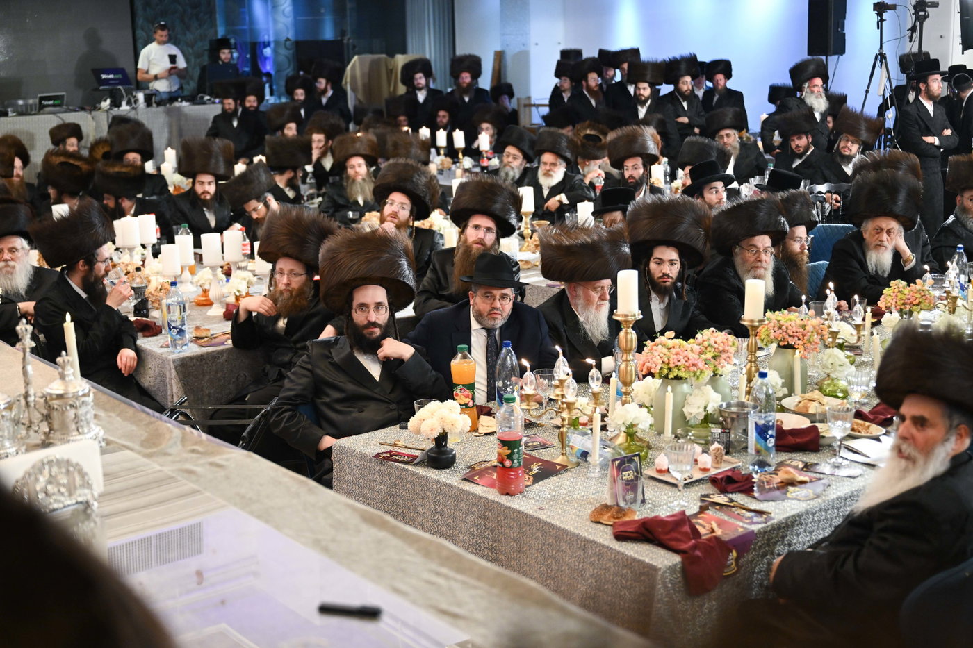 ש"ב ע"י אחים בשמחה בצאנז