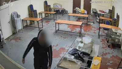 המצלמות תיעדו: גנב פריטים בשווי עשרות אלפים מישיבה בבני ברק בשבת