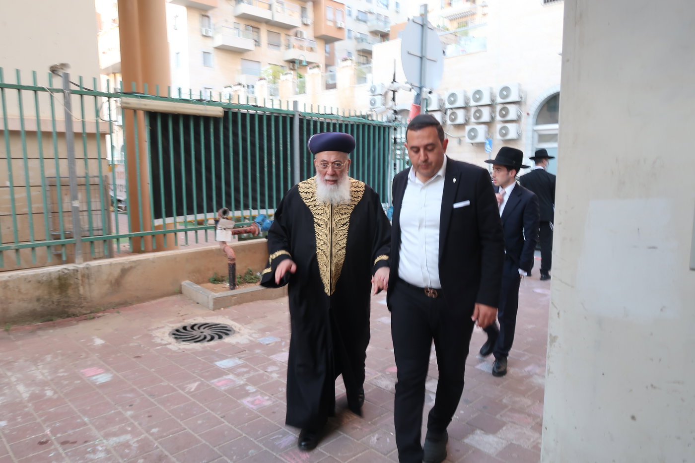 הגר"י יוסף שבת בב"ב