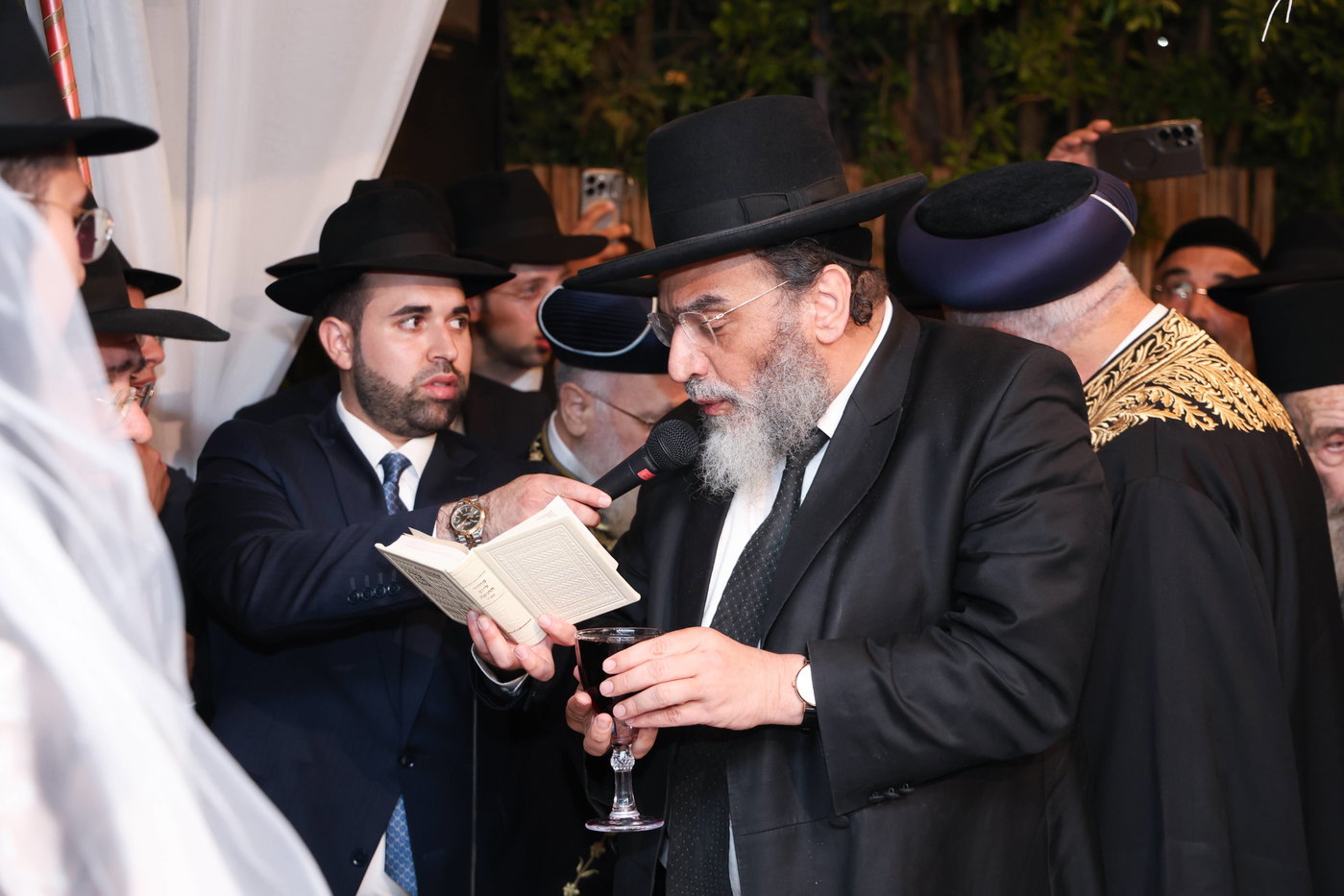 נישואי נכדתם המשותפת של הגר"י יוסף והגרש"מ עמאר