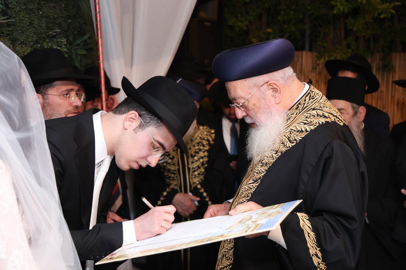נישואי נכדתם המשותפת של הגר"י יוסף והגרש"מ עמאר