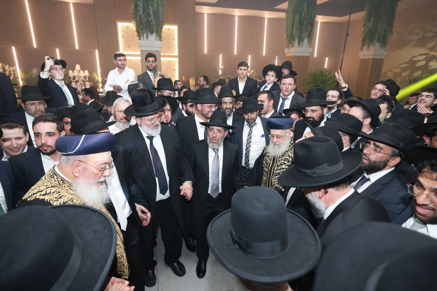 נישואי נכדתם המשותפת של הגר"י יוסף והגרש"מ עמאר
