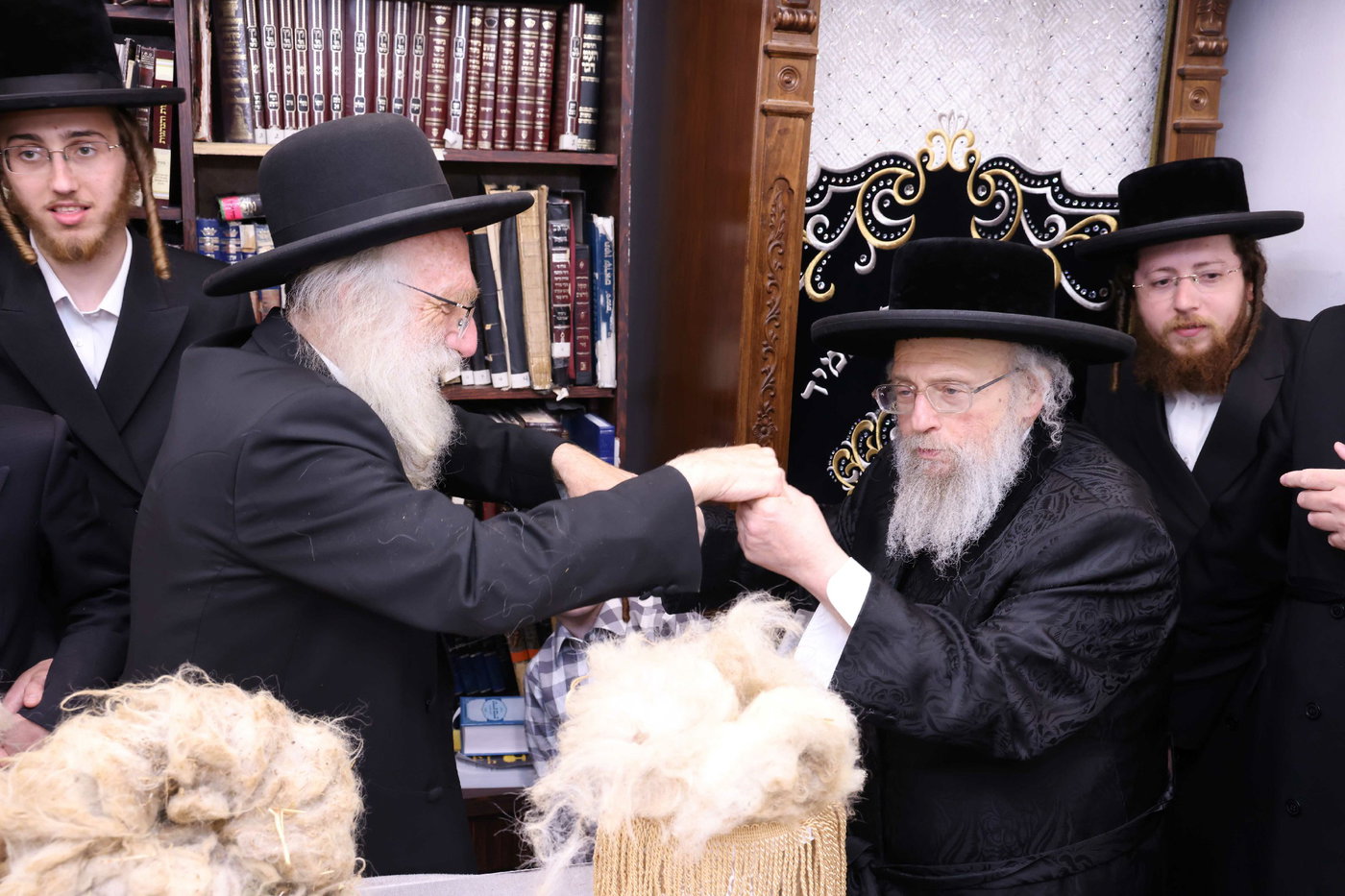 הגר"מ שטרנבוך במעמד 'ראשית הגז'