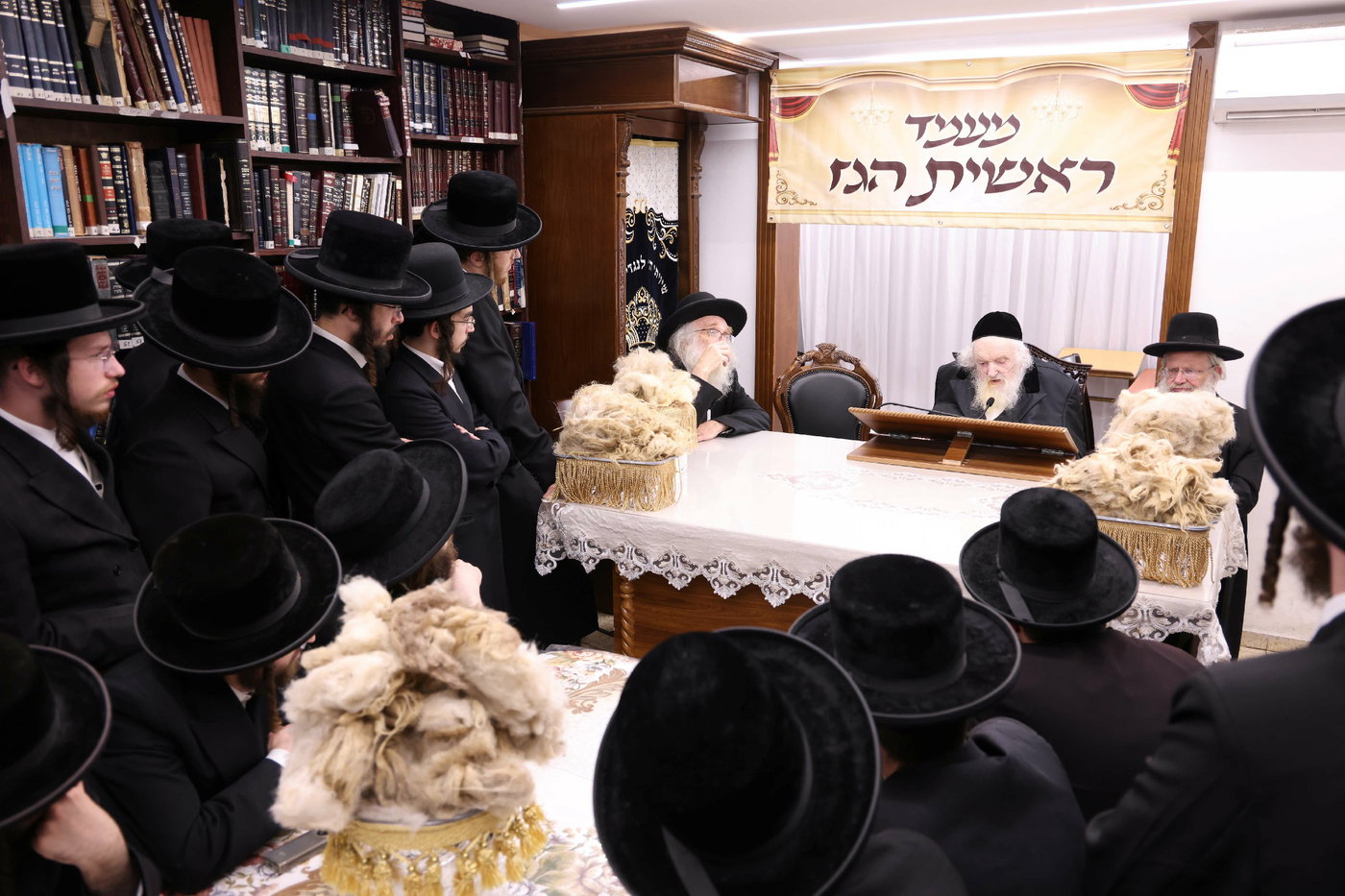 הגר"מ שטרנבוך במעמד 'ראשית הגז'