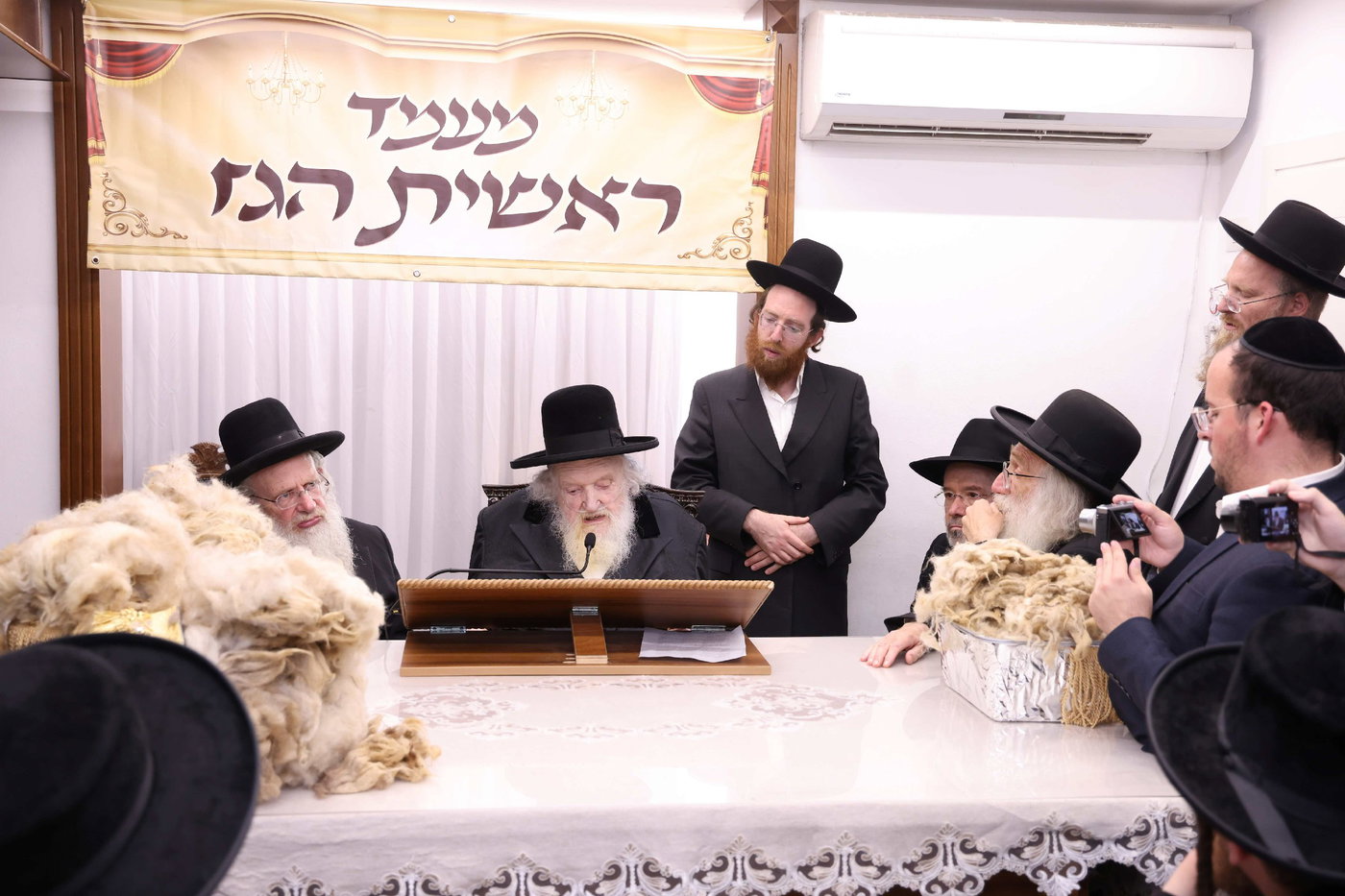הגר"מ שטרנבוך במעמד 'ראשית הגז'