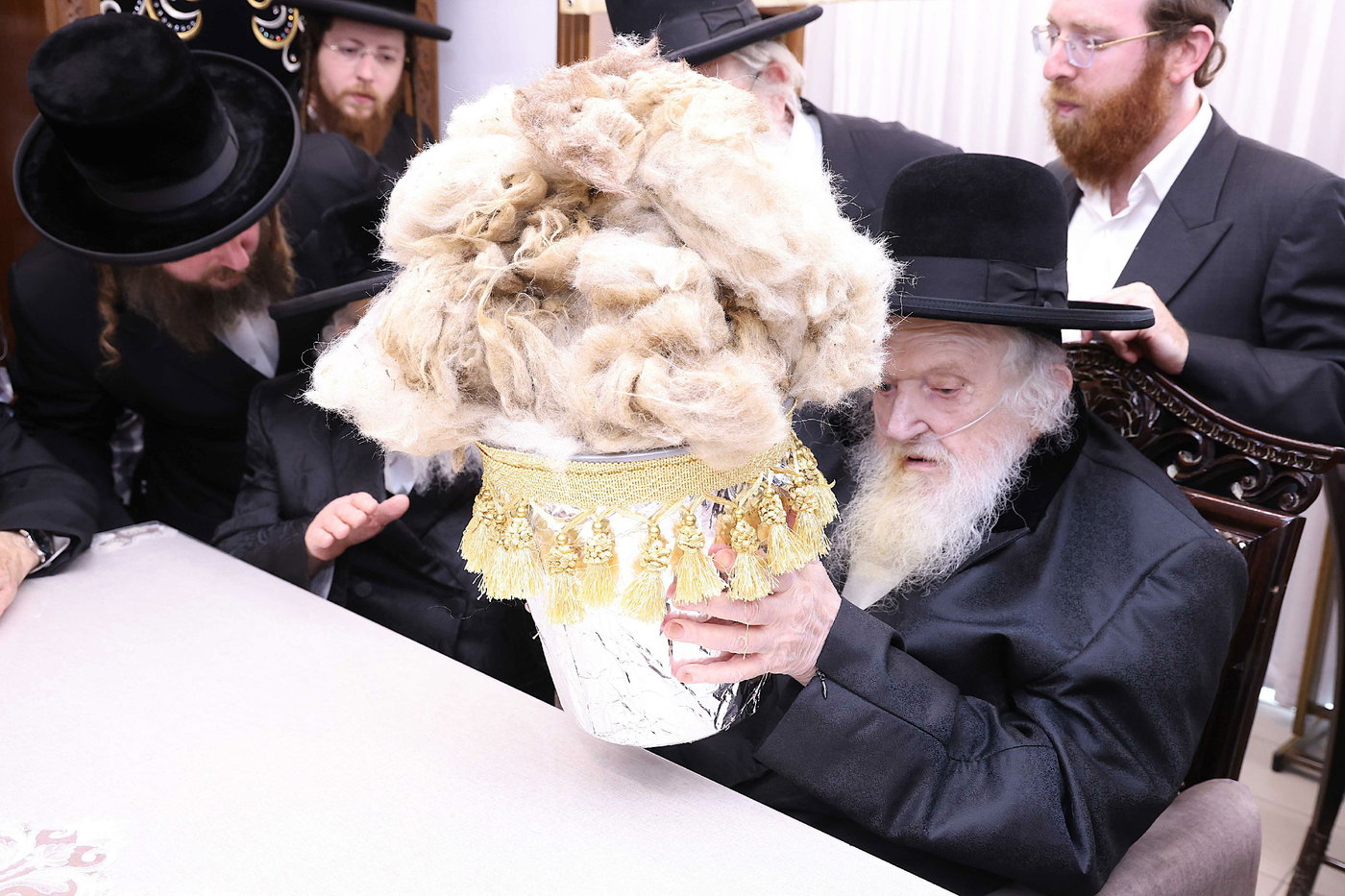 הגר"מ שטרנבוך במעמד 'ראשית הגז'