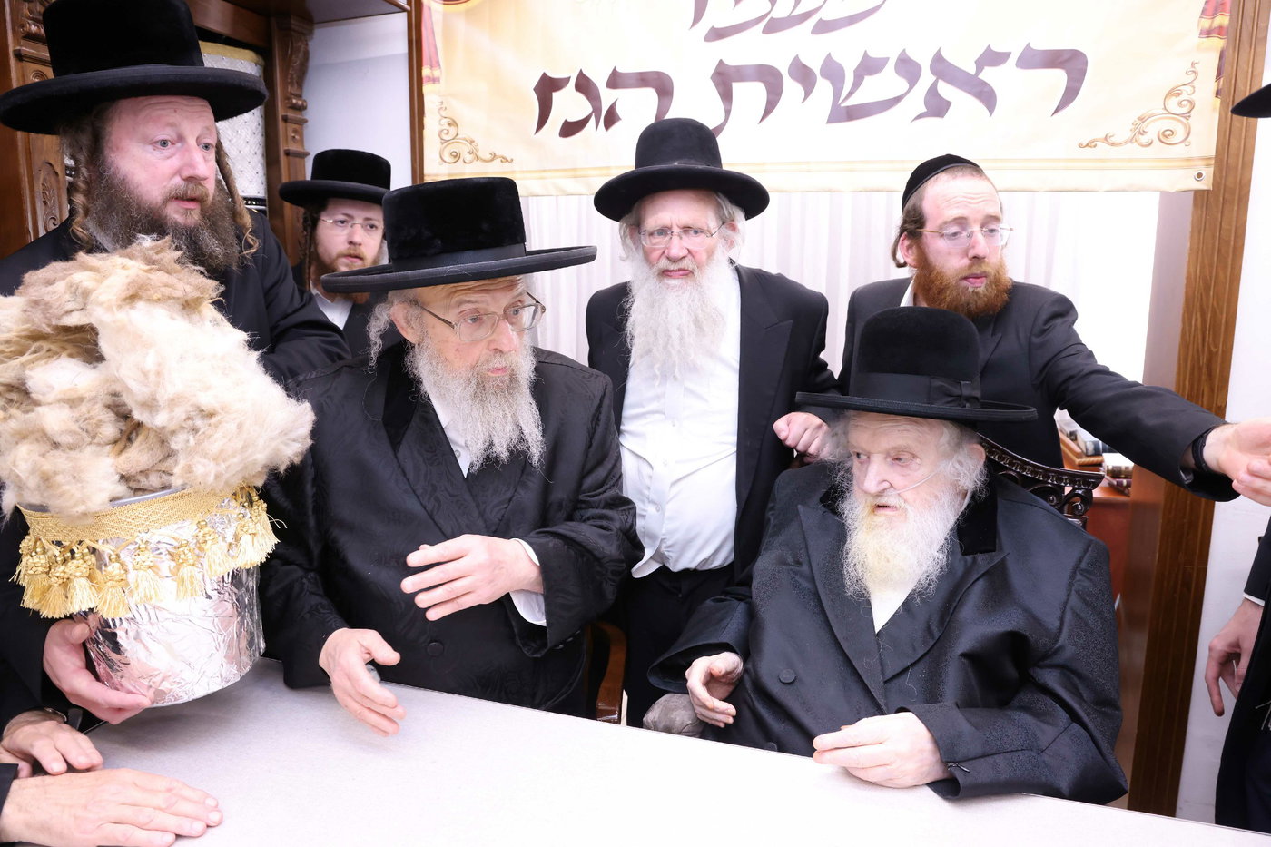 הגר"מ שטרנבוך במעמד 'ראשית הגז'