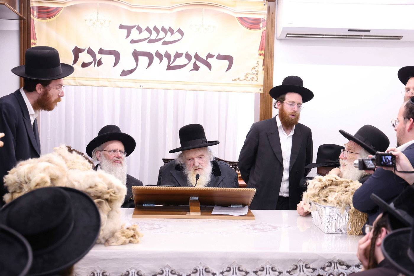 הגר"מ שטרנבוך במעמד 'ראשית הגז'