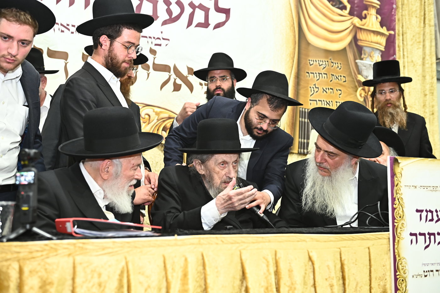 מעמד הכתרת רבי אליעזר רוט