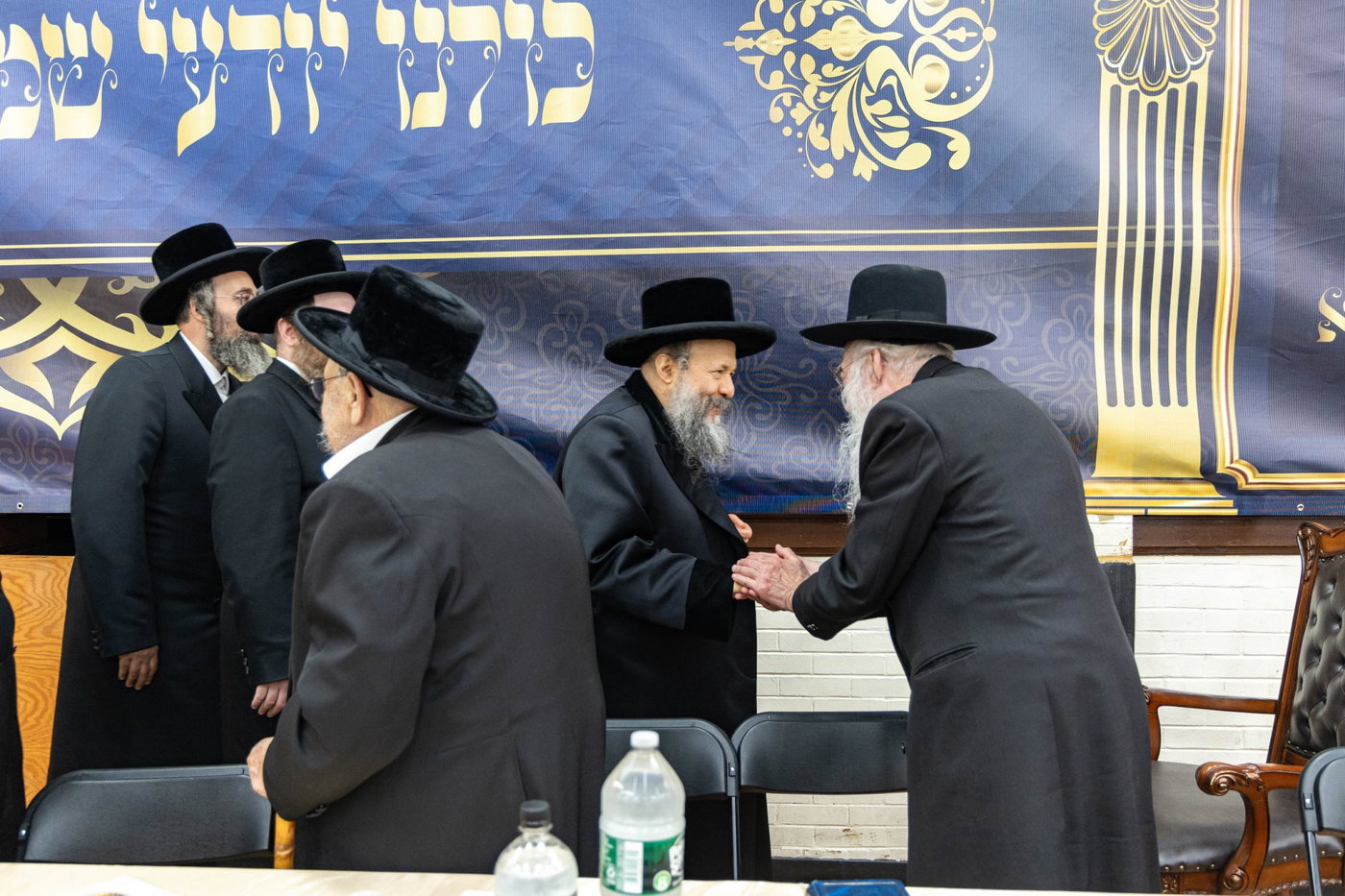 האדמו"ר מבאבוב 45 בביקור ביוניאן