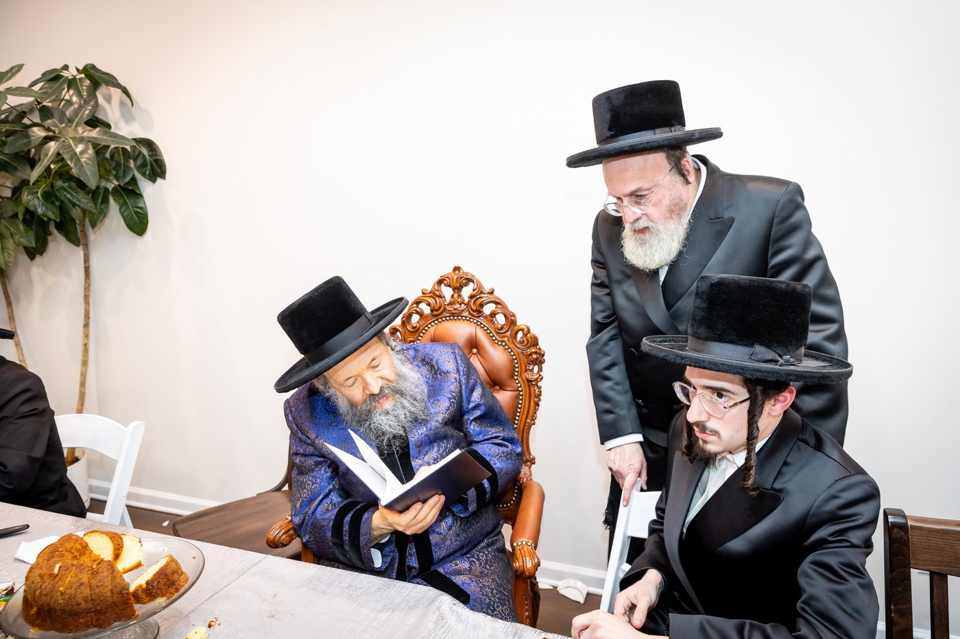 האדמו"ר מבאבוב 45 בביקור ביוניאן