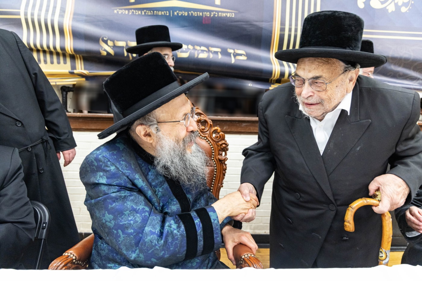 האדמו"ר מבאבוב 45 בביקור ביוניאן