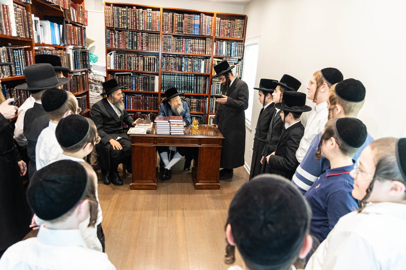 האדמו"ר מבאבוב 45 בביקור ביוניאן