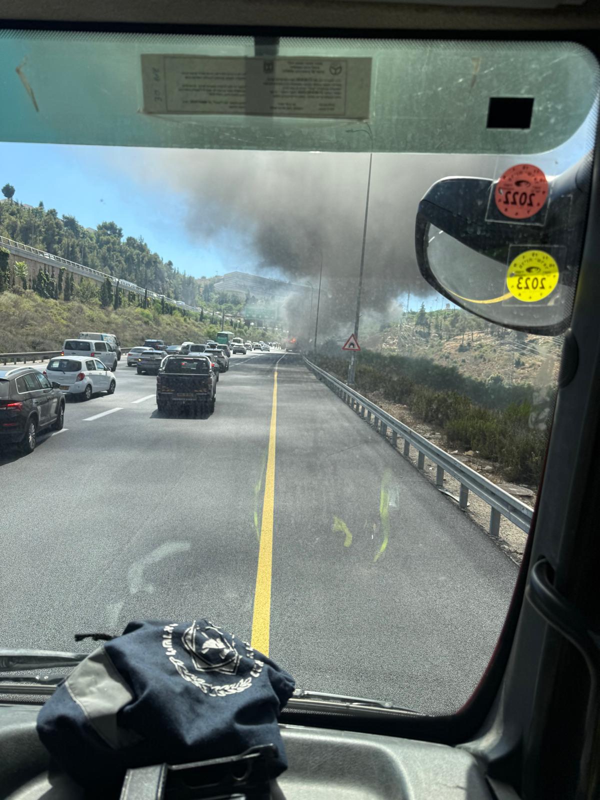 כיבוי השריפה היום בכביש 1