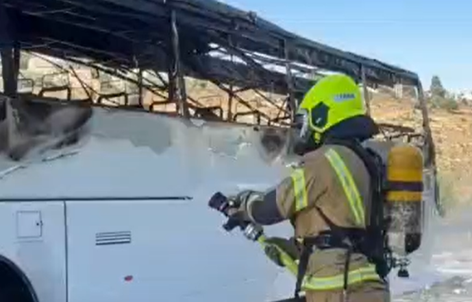 כיבוי השריפה היום בכביש 1