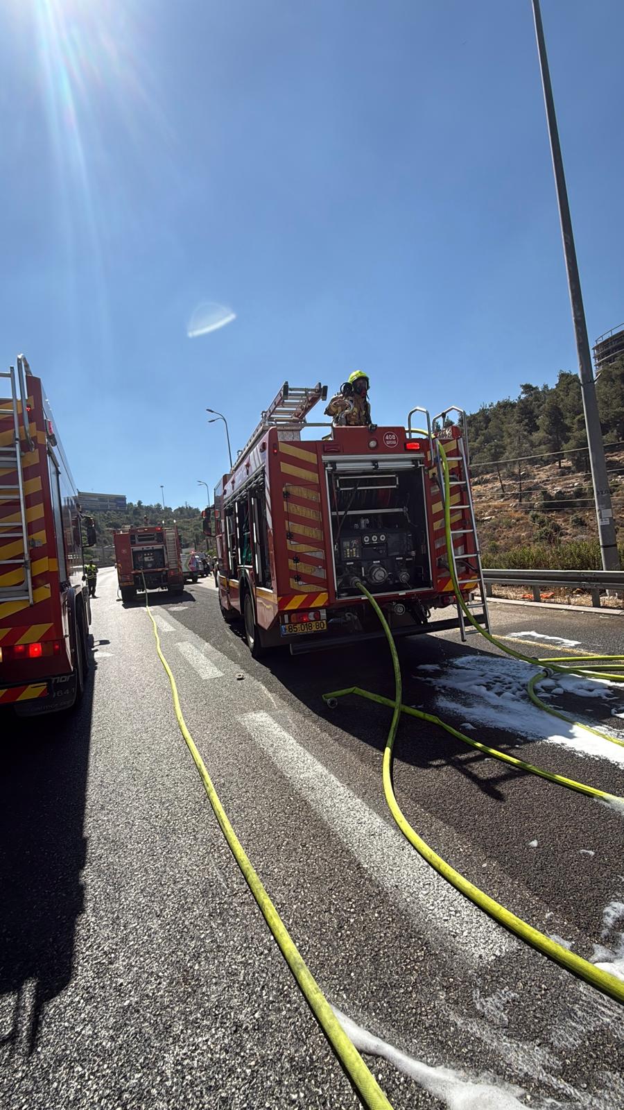 כיבוי השריפה היום בכביש 1