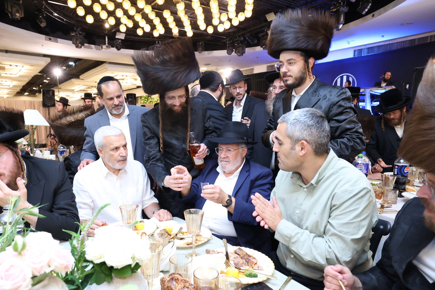 חתונת בנו של שמעון גולדברג
