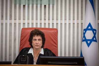 דפנה ברק ארז