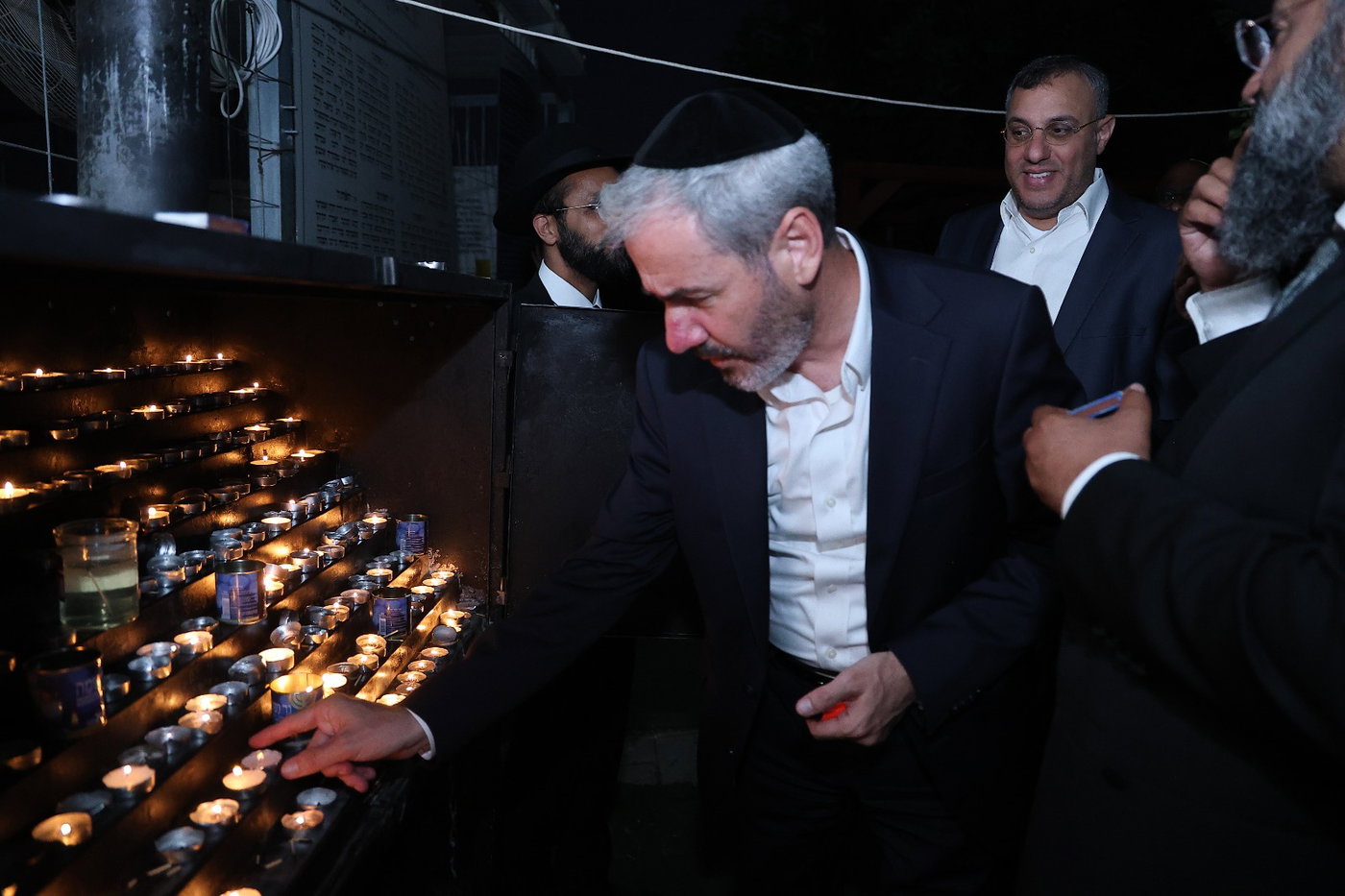 בציון הצדיק בעג'ור
