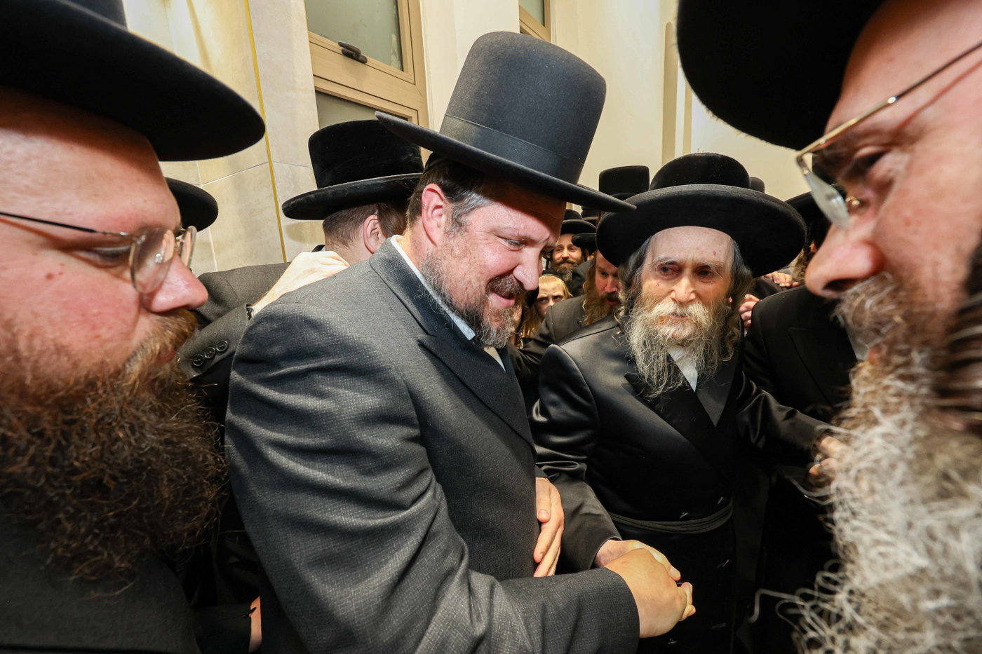 קביעת מזוזה ופתיחת השערים בערלוי בית שמש
