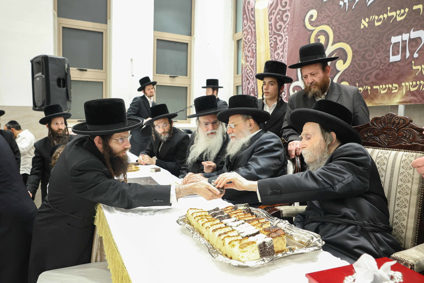 קביעת מזוזה ופתיחת השערים בערלוי בית שמש