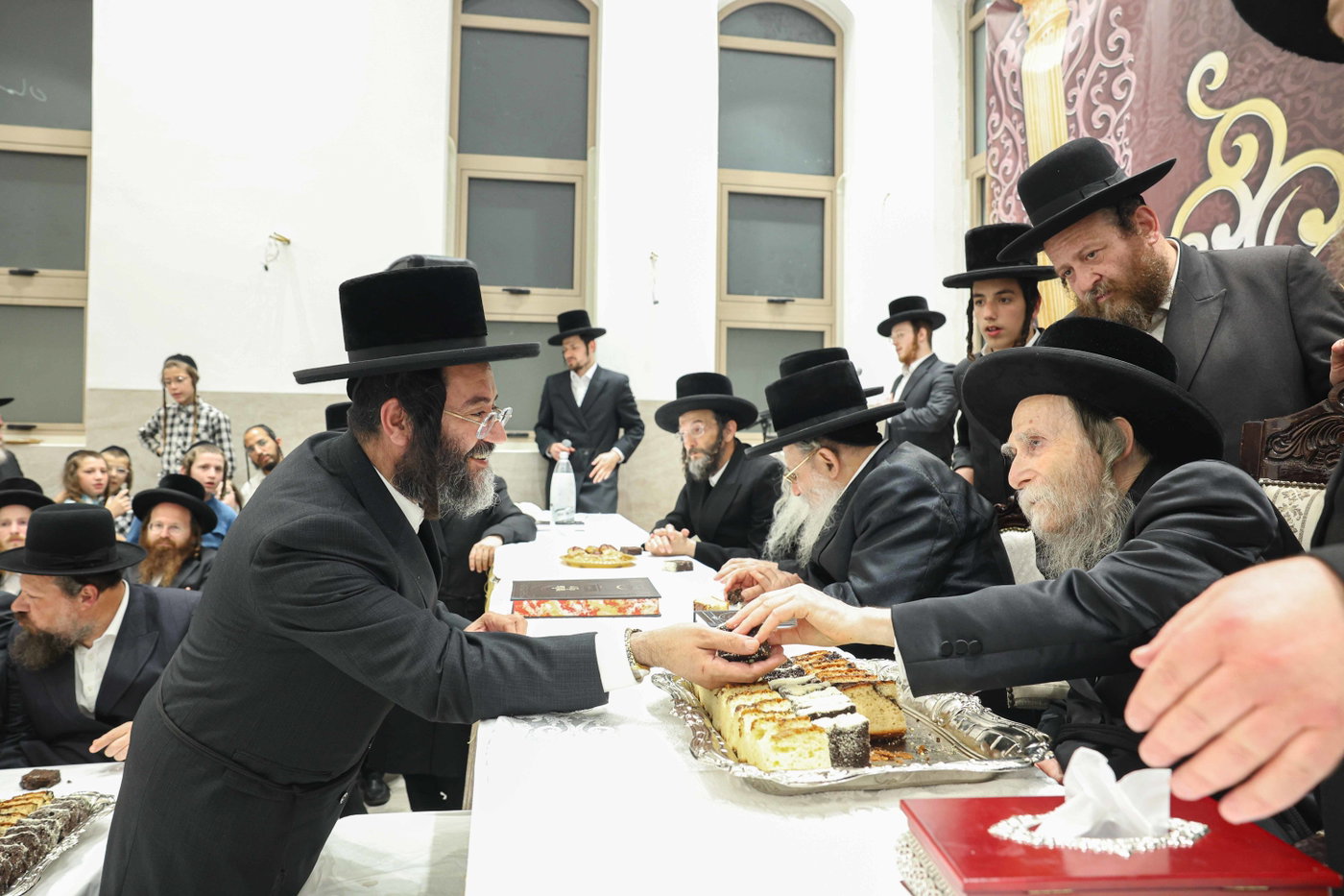 קביעת מזוזה ופתיחת השערים בערלוי בית שמש