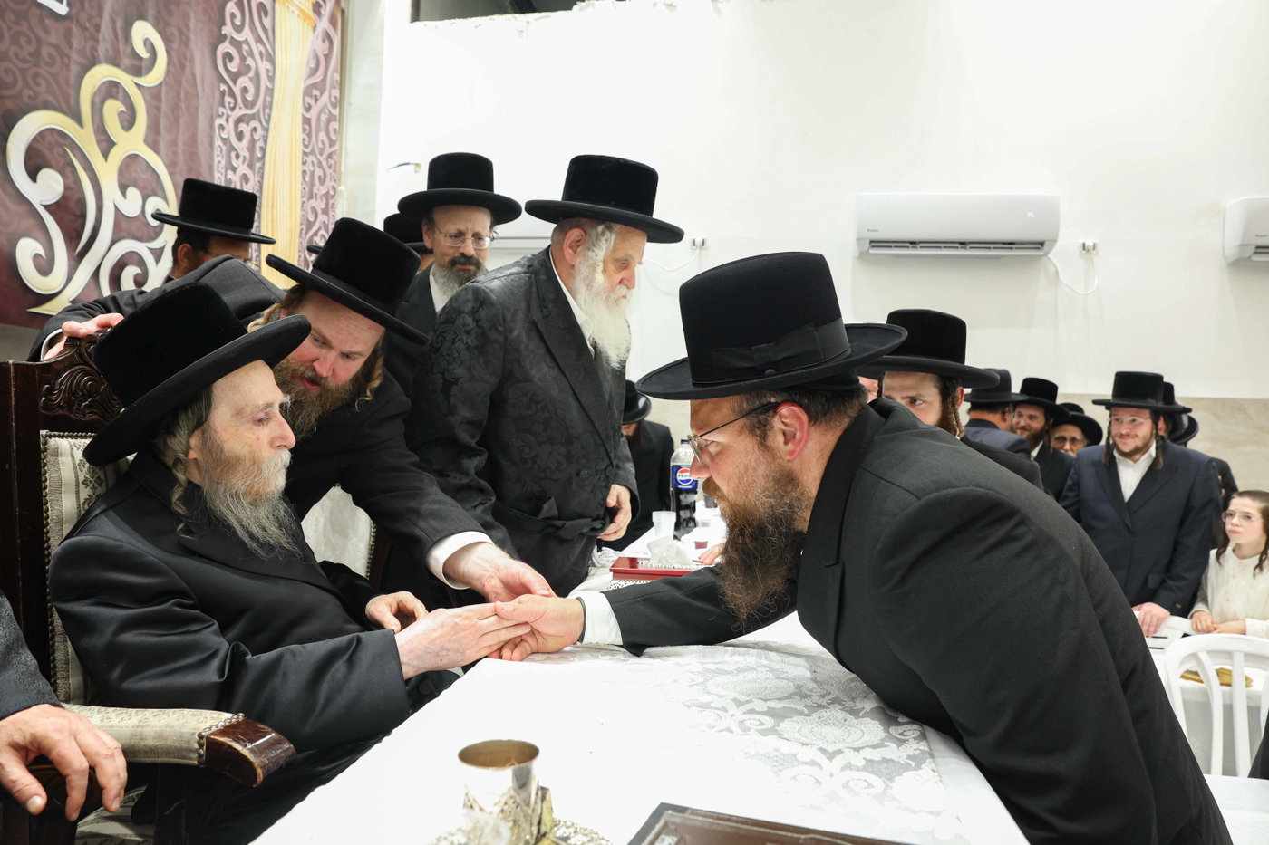 קביעת מזוזה ופתיחת השערים בערלוי בית שמש