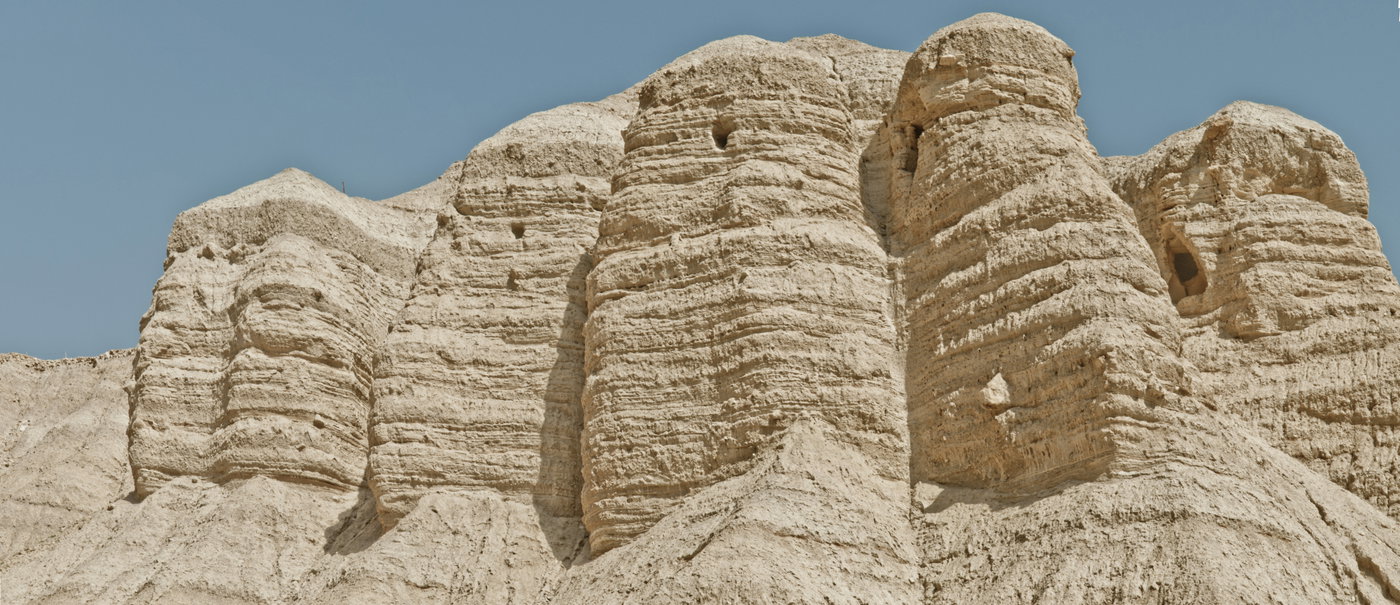 מערות קומראן במדבר יהודה, מהאתרים המרכזיים שבהם התגלו מגילות מדבר יהודה