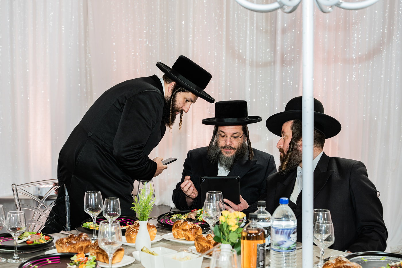 מסיבת שבע הברכות בסאטמר לכבודו של ר' חיים שלמה פישר