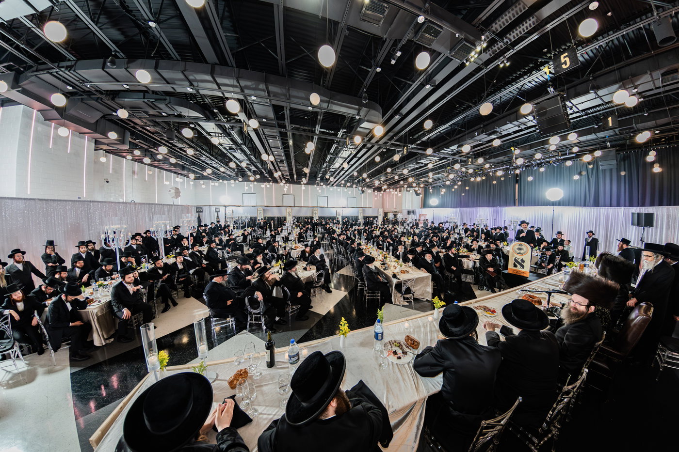 מסיבת שבע הברכות בסאטמר לכבודו של ר' חיים שלמה פישר