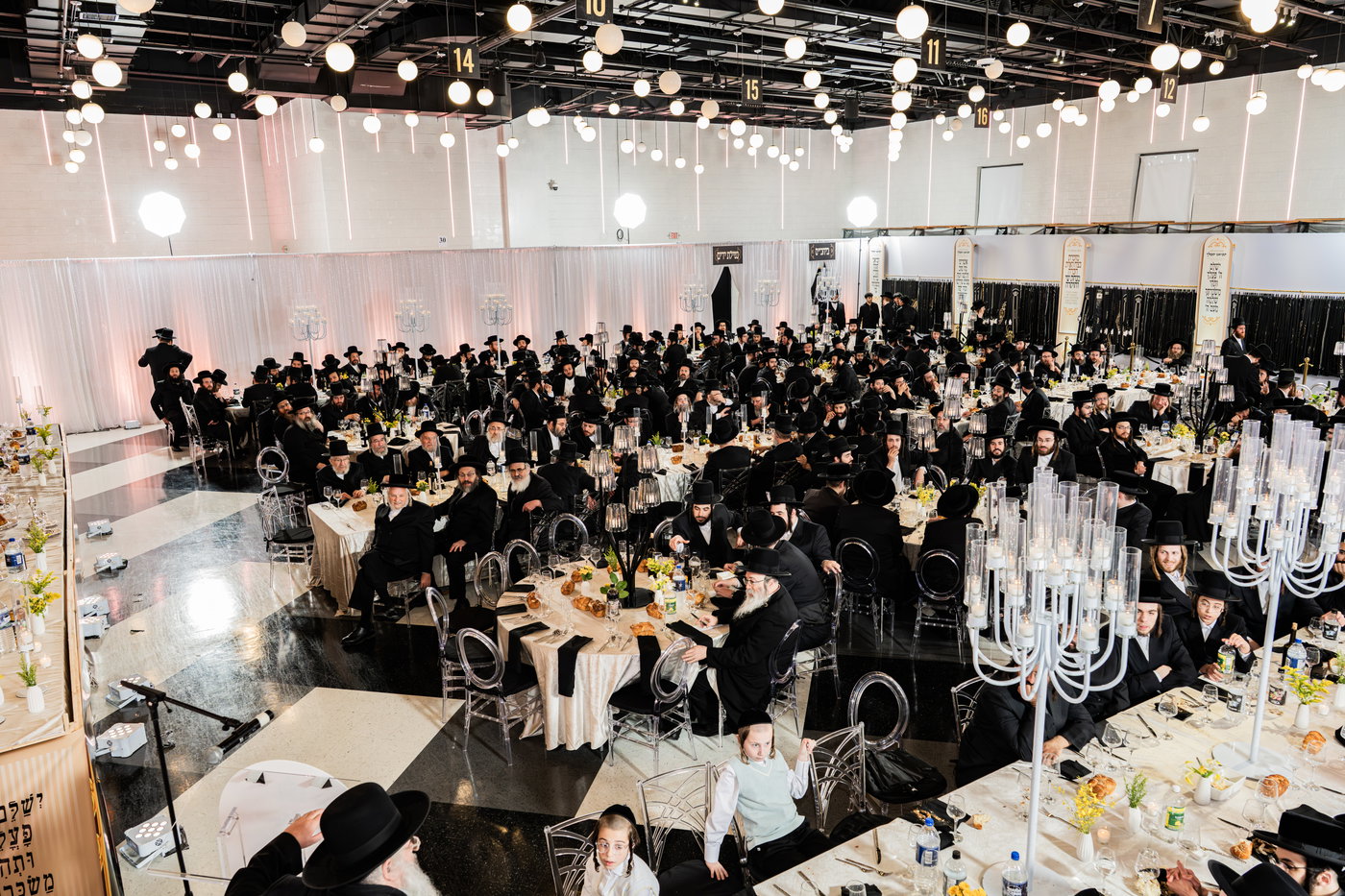 מסיבת שבע הברכות בסאטמר לכבודו של ר' חיים שלמה פישר