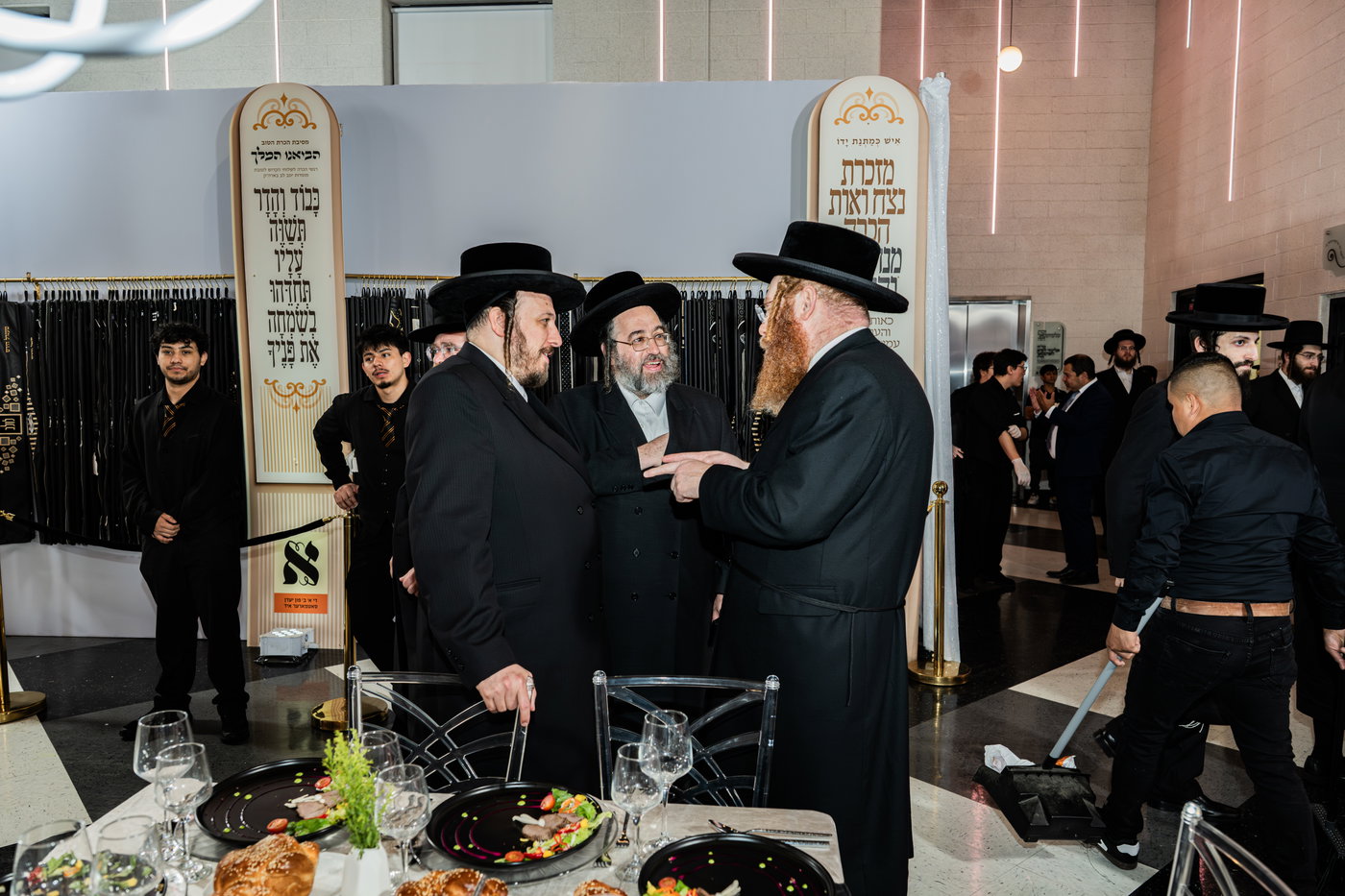 מסיבת שבע הברכות בסאטמר לכבודו של ר' חיים שלמה פישר