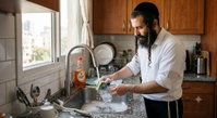 הכל התחיל בגלל כוס בכיור