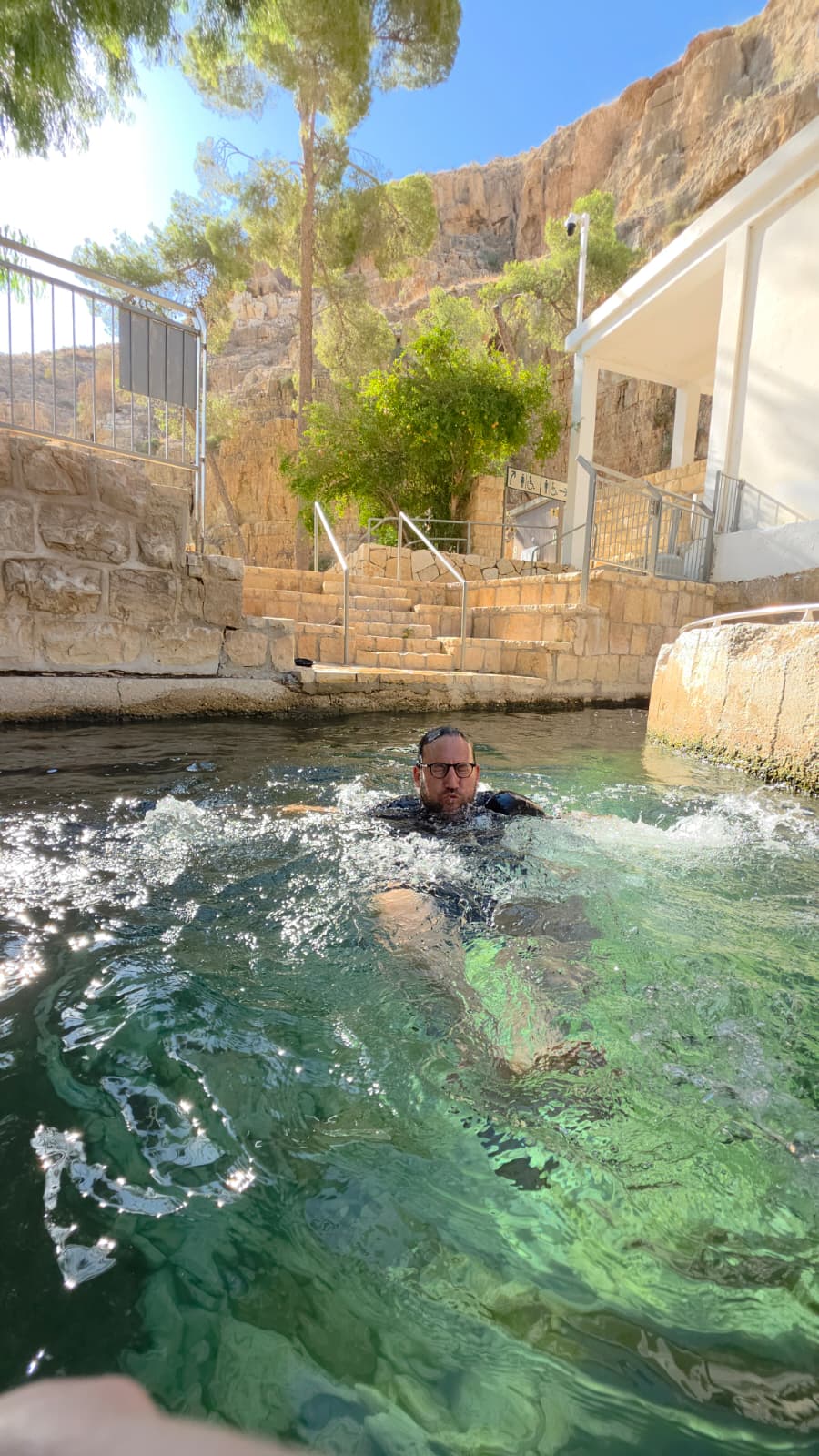 תיעוד מהבוקר של המעיין הפועם עין מבוע