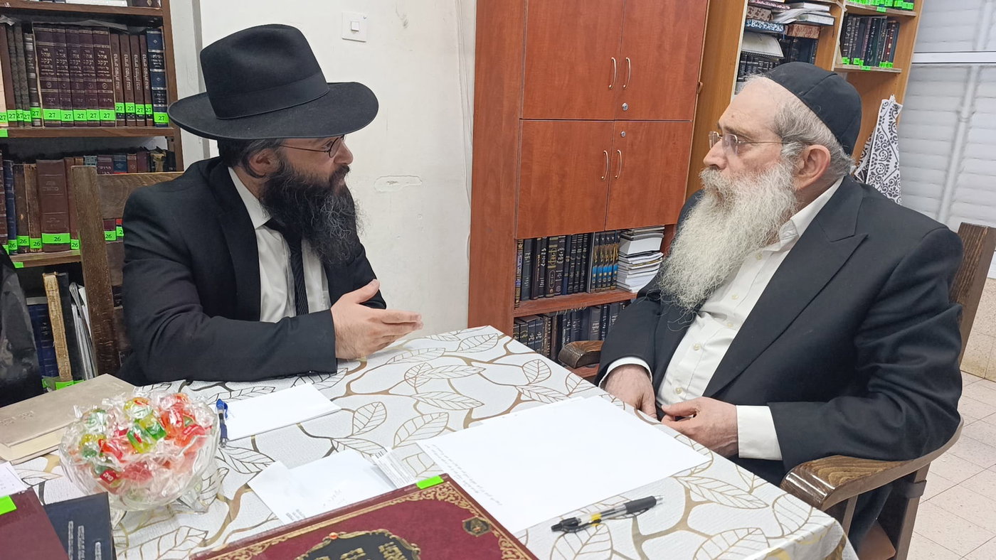 הכתרת הרב אריה לייב רביץ לרב קהילת "אנשי מעשה"