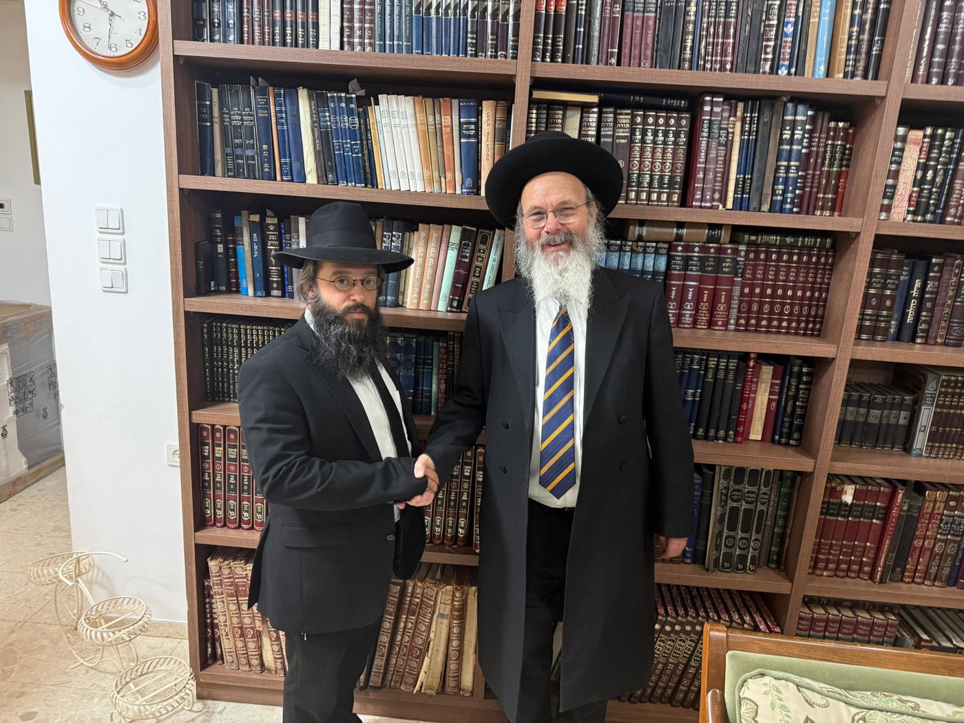 הכתרת הרב אריה לייב רביץ לרב קהילת "אנשי מעשה"
