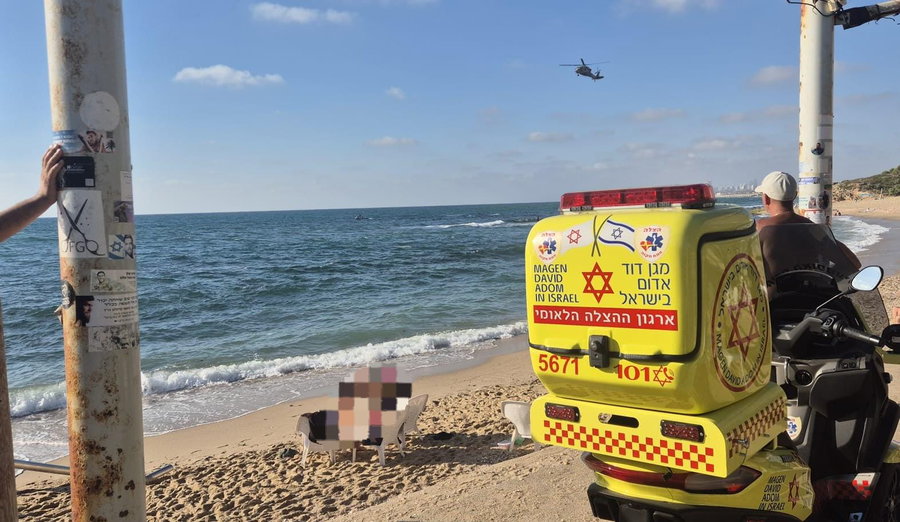 3 נערים נסחפו בחוף לא מוכרז - אחד מהם חולף מהמים כשמצבו אנוש