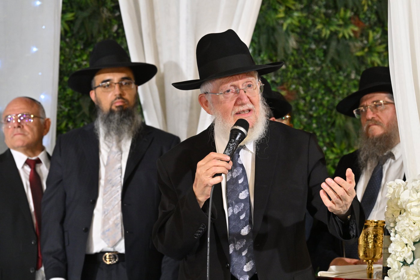 שמחת נישואי נכדת הגר"צ מאזוז