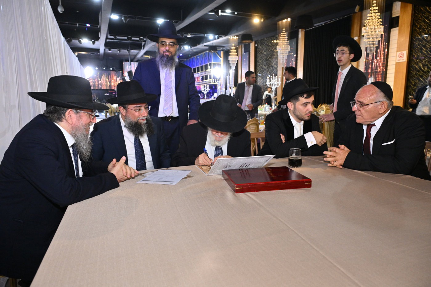 שמחת נישואי נכדת הגר"צ מאזוז