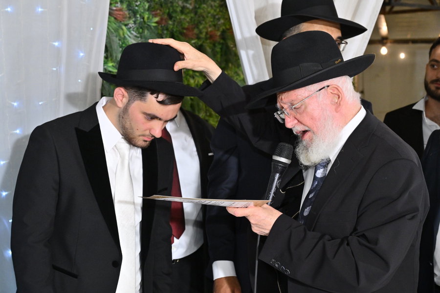 שמחת נישואי נכדת הגר"צ מאזוז