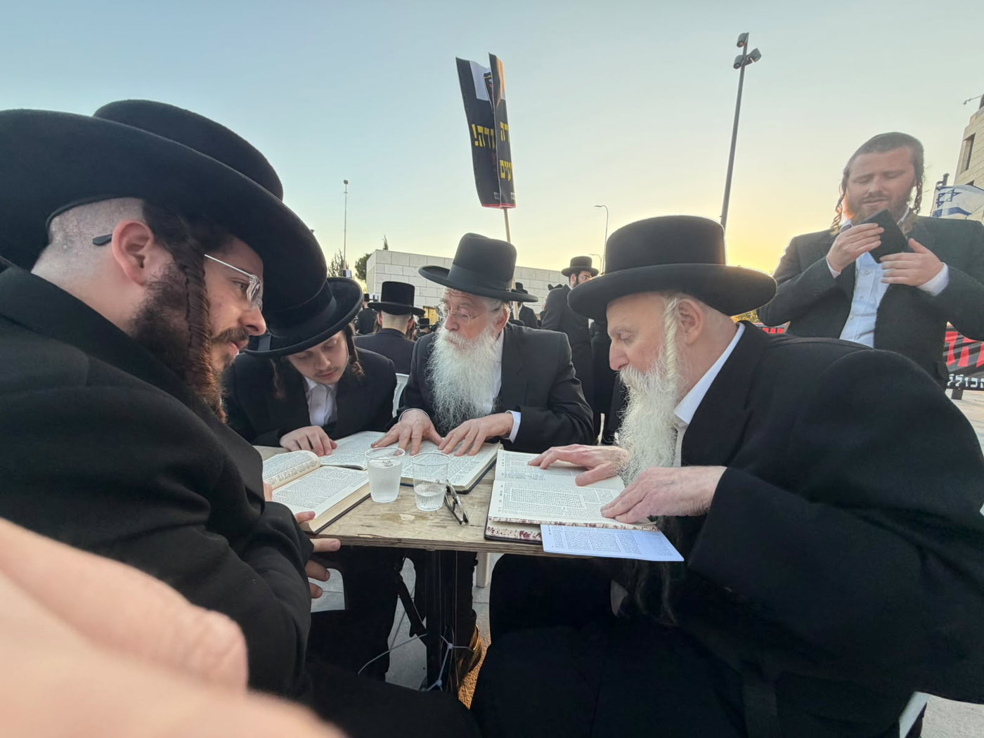 מחאת "זעקת התורה" מול משרדי היועמ"שית