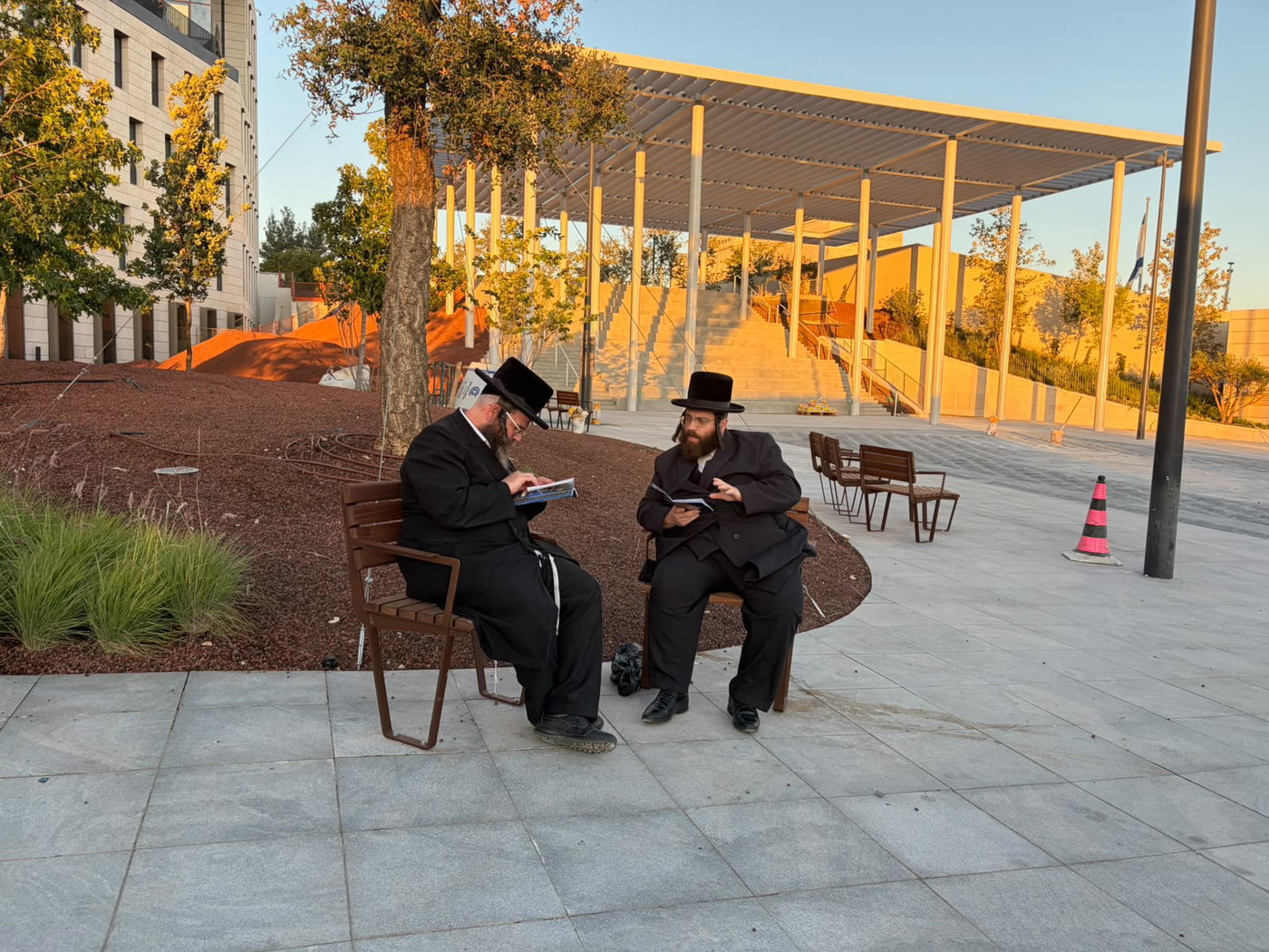 מחאת "זעקת התורה" מול משרדי היועמ"שית