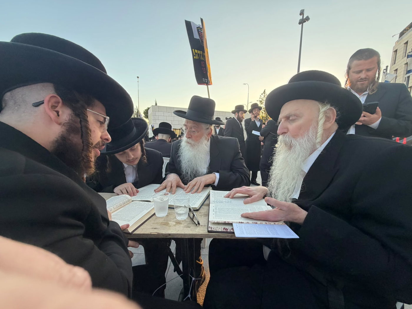 מחאת "זעקת התורה" מול משרדי היועמ"שית