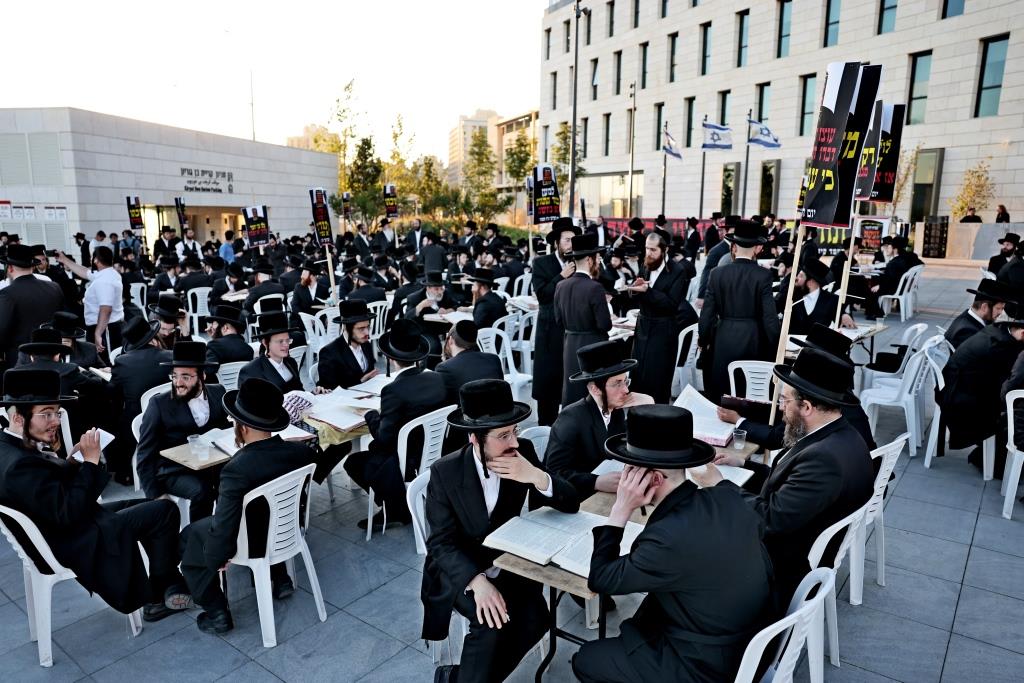 העצרת מול משרד היועמשית